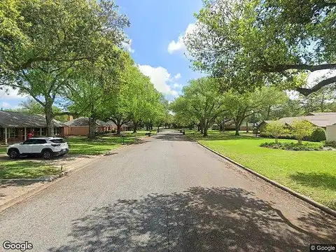 Oak Dr, BAY CITY, TX 77414