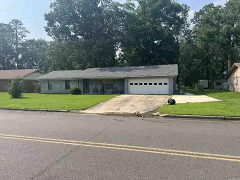 205 E Busbee Street, Camden, AR 71701