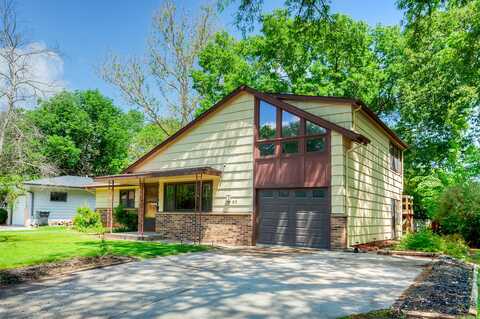 215 E O'Neil Drive, Ames, IA 50010