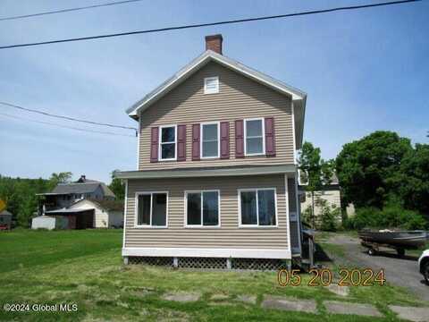 13 1st Avenue, Whitehall, NY 12887