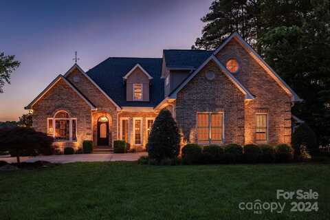 350 Yacht Road, Mooresville, NC 28117