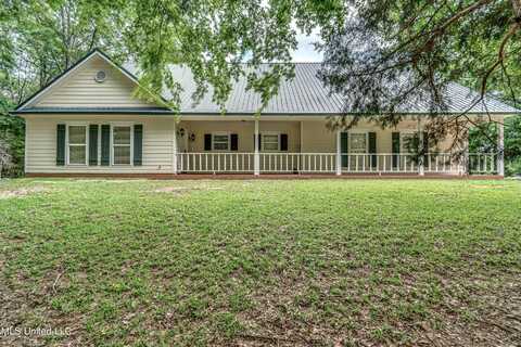 208 Crescent H Drive, Terry, MS 39170