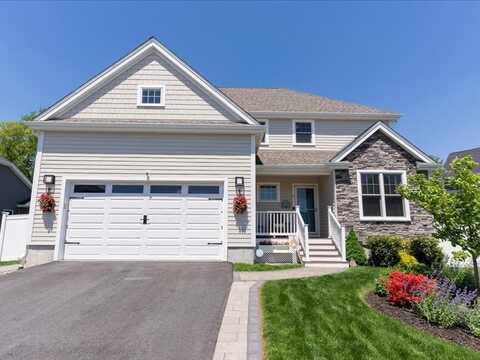 9 Rosewood Dr, Medway, MA 02053