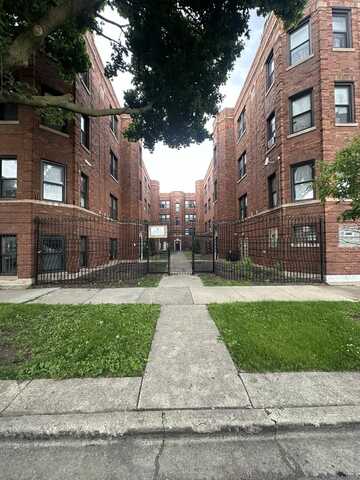 7451 S Bennett Avenue, Chicago, IL 60649