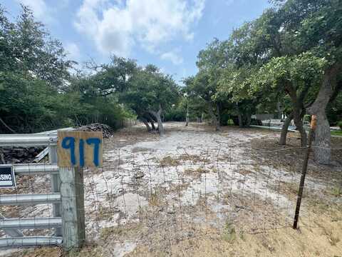 917 Steart St, Rockport, TX 78382, ROCKPORT, TX 78382