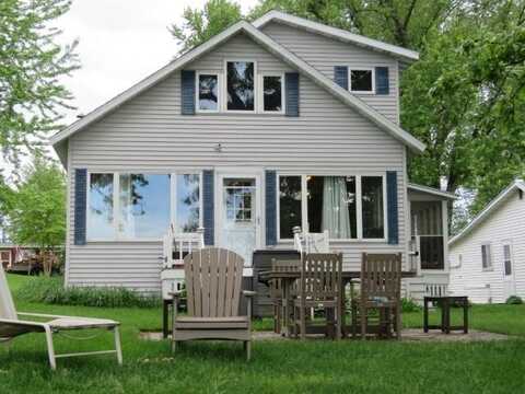 W10409 Blackhawk Trail, Fox Lake, WI 53933