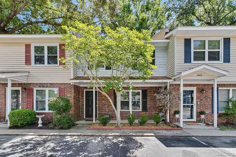 1064 Hunters Trace, Mount Pleasant, SC 29464