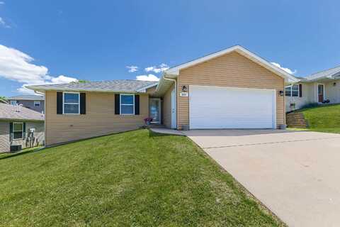 2066 Harpy Eagle, Dubuque, IA 52001