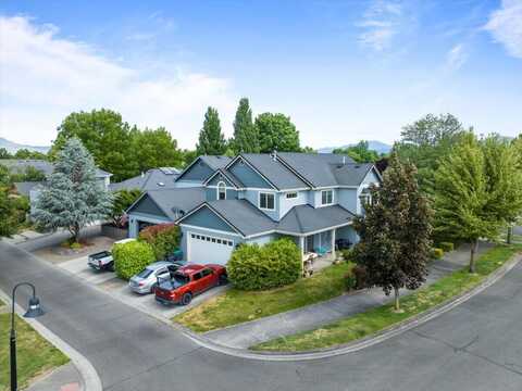 798 Silver Creek Drive, Central Point, OR 97502