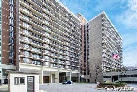 152-18 Union Turnpike, Flushing, NY 11367