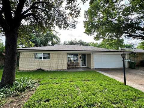 2713 Dogwood Park Drive, Richland Hills, TX 76118