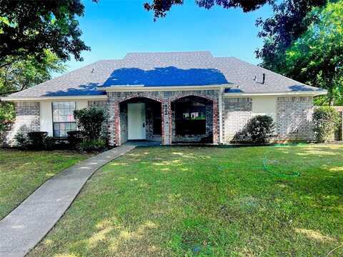 937 Knollwood Drive, DeSoto, TX 75115