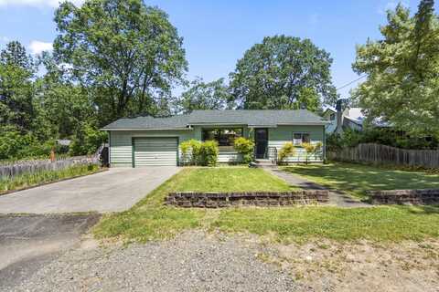 204 W Palmer Street, Cave Junction, OR 97523