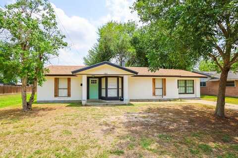 1102 E Fannin, Beeville, TX 78102