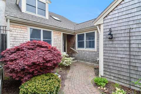 20 Boxwood Cir Village, Yarmouth Port, MA 02675