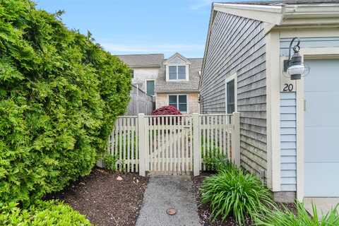 20 Boxwood Cir Village, Yarmouth Port, MA 02675