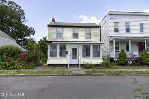 425 7th Avenue, Troy, NY 12182