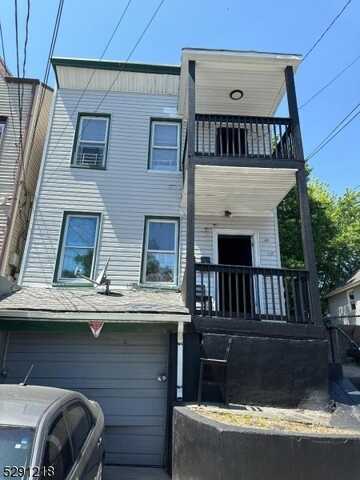 17 N 3Rd St, Paterson, NJ 07522