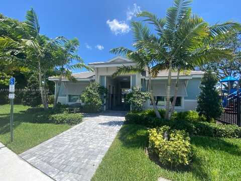 534 Sanderling Cir, Deerfield Beach, FL 33442