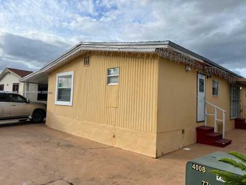 11239 NW 5th St, Sweetwater, FL 33172