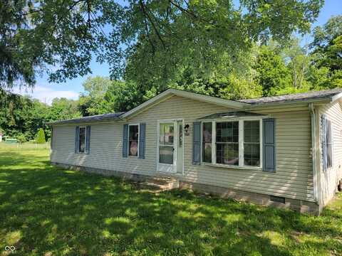 1397 W New Goshen Avenue, West Terre Haute, IN 47885