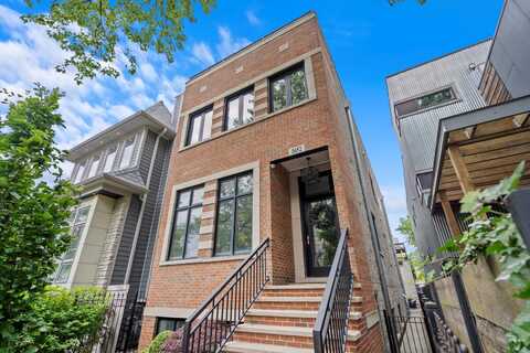 1652 W Huron Street, Chicago, IL 60622