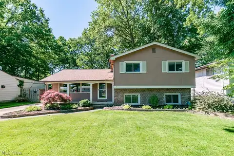 38206 Parkway Boulevard, Willoughby, OH 44094