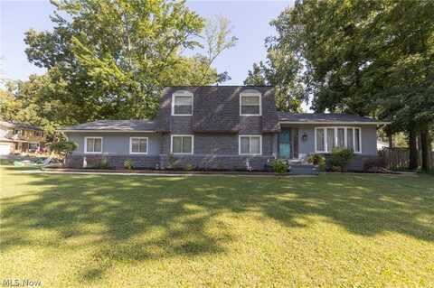 103 Hickory Hollow Drive, Amherst, OH 44001