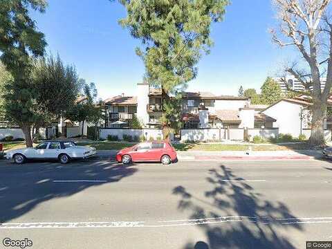 Erwin St, Woodland Hills, CA 91367