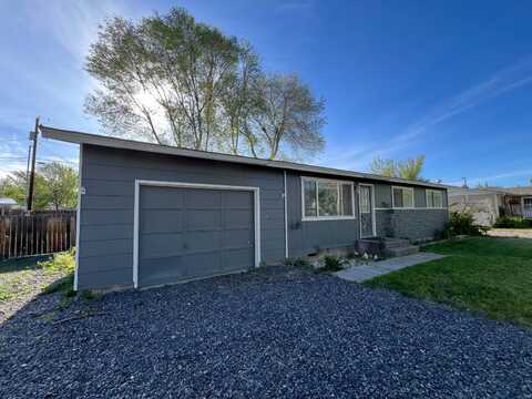 250 S Roanoke Ave, Hines, OR 97738