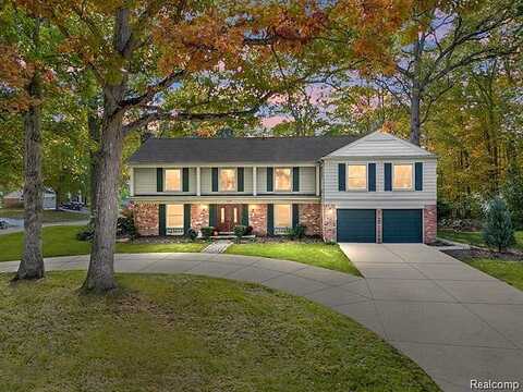 Shagbark, BEVERLY HILLS, MI 48025