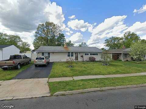 Oaktree, LEVITTOWN, PA 19055