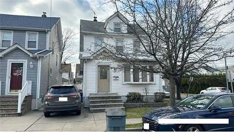 Colonial, FLORAL PARK, NY 11001