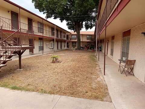 102 Edwards Apt. 21, Del Rio, TX 78840