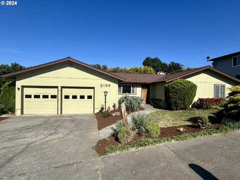 2104 LEWIS ST, The Dalles, OR 97058