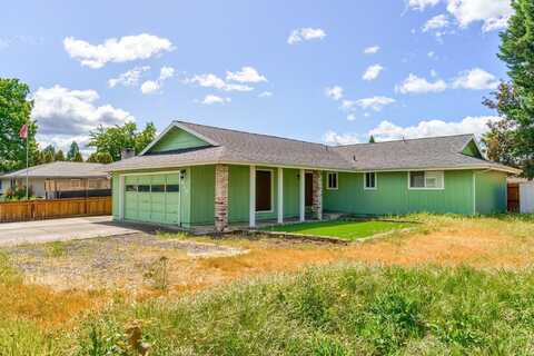 620 Hopkins Road, Central Point, OR 97502