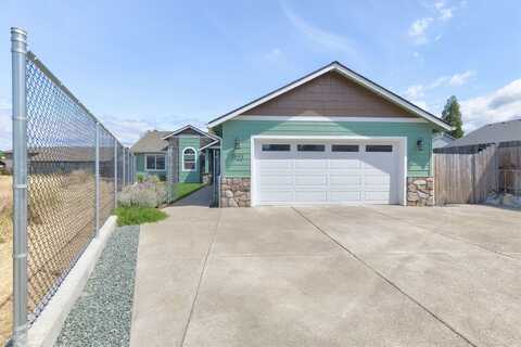 2922 Naples Drive, Grants Pass, OR 97527