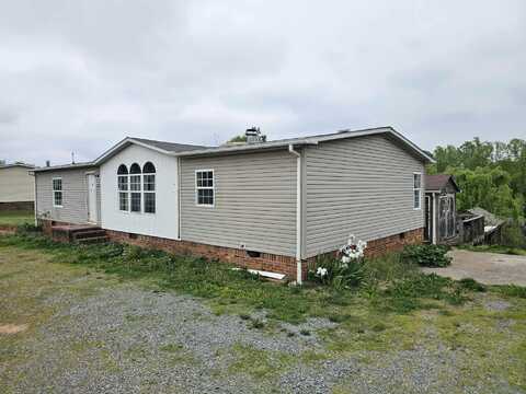 5004 Colonial Tpke, Glade Hill, VA 24092