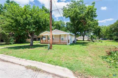 705 S Laurel Avenue, Luling, TX 78648