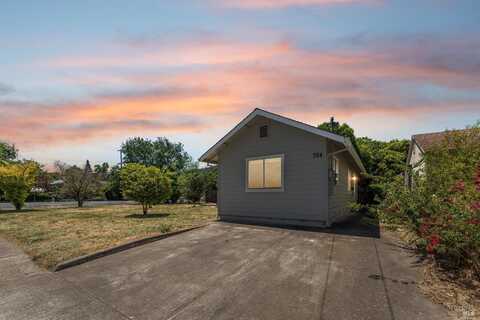 402 Grove Avenue, Ukiah, CA 95482