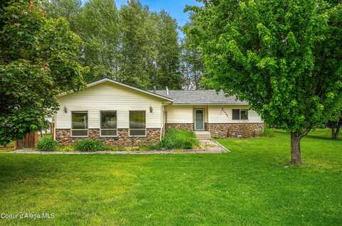 236 & 248 Laclede Shores Dr, Laclede, ID 83841