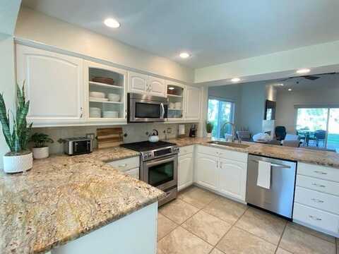 678 Vista Lago Circle N, Palm Desert, CA 92211