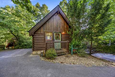 527 Hoot Owl Way Way, Gatlinburg, TN 37738