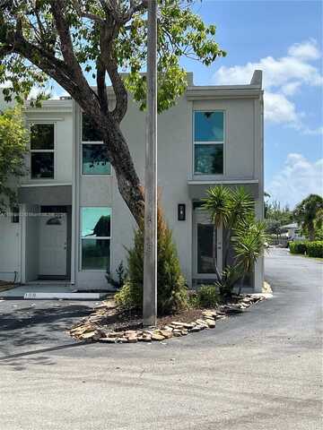 8 Coventry Way, Wilton Manors, FL 33305