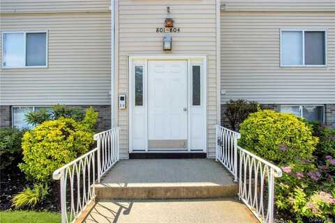 25 College Avenue, Clarkson, NY 10954