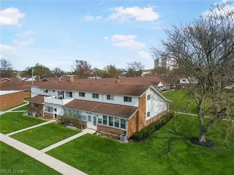 25500 Country Club Boulevard, North Olmsted, OH 44070
