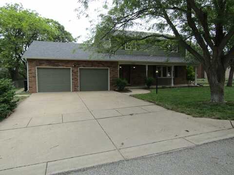 2543 Argonne Dr., Salina, KS 67401