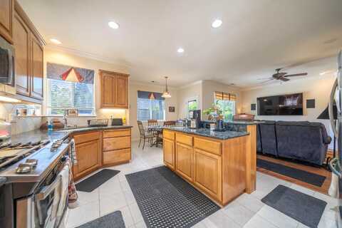 1395 Madewood Lane, Redding, CA 96002