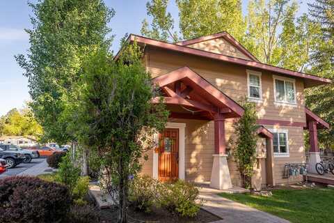 631 E CROY St, Hailey, ID 83333