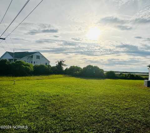 823 S Topsail Drive, Surf City, NC 28445